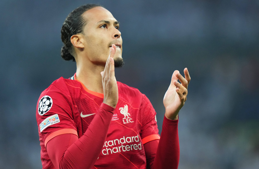 بعد صلاح.. فان دايك يمدد عقده مع ليفربول رسميا