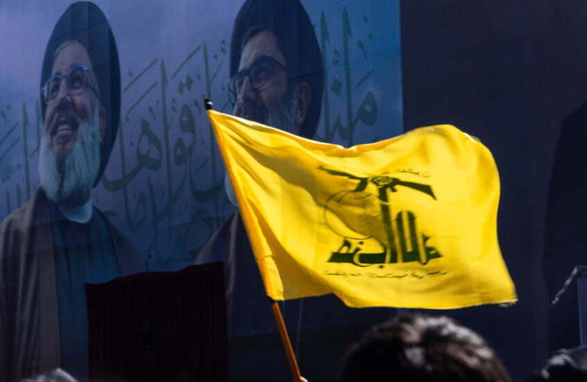غموض يلف مصير قيادي بارز في "حزب الله" والأخير يوضح