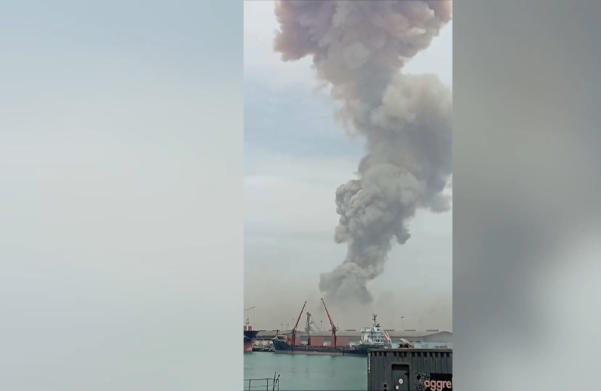 مشاهد لانفجار عنيف في ميناء "الشهيد رجائي" جنوبي إيران