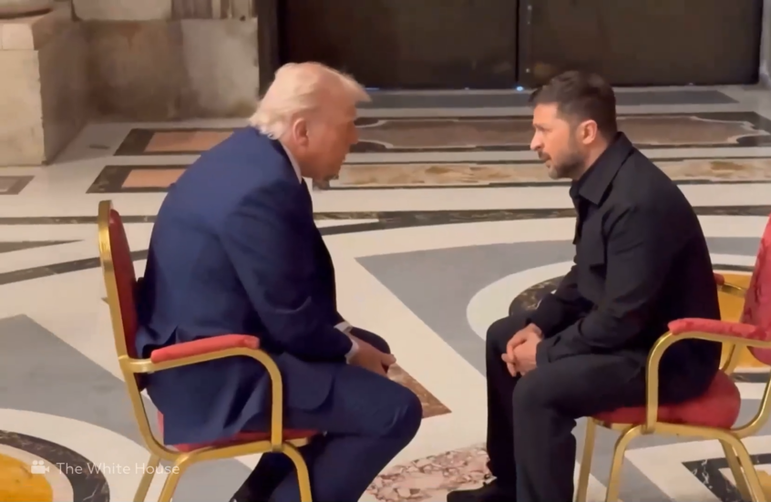 وجها لوجه..  لقاء ترامب وزيلينسكي خلال جنازة البابا فرنسيس في روما