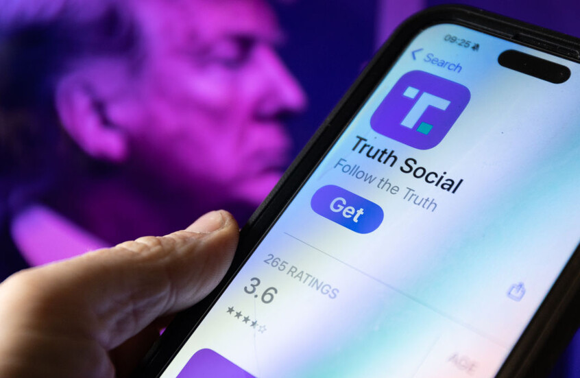 ترامب يكشف من يكتب له منشوراته على "تروث سوشيال"