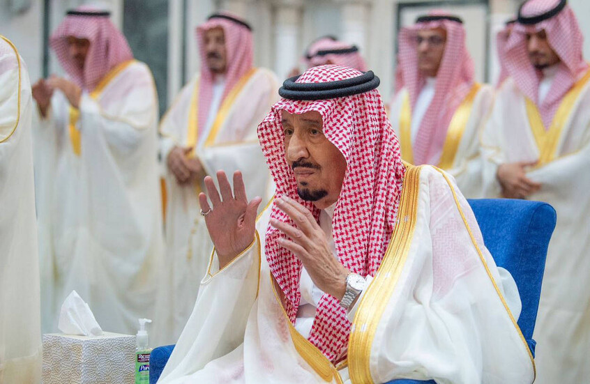 الملك السعودي يتلقى رسالتين من بوتين والسيسي
