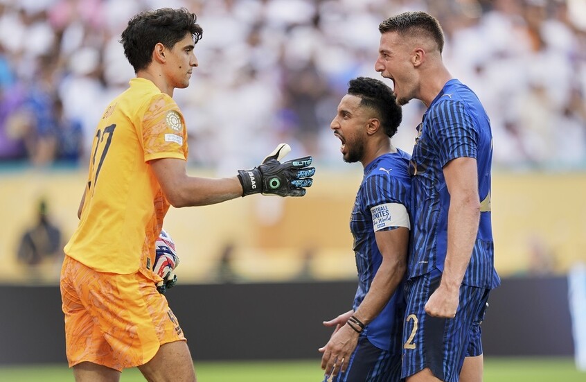 شاهد.. المغربي بونو ينقذ الهلال من الهزيمة بتصديه لركلة جزاء "في الوقت القاتل"