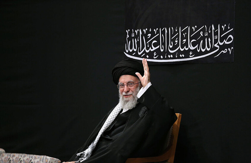 خامنئي يبقي على ثلاثة من فقهاء مجلس صيانة الدستور