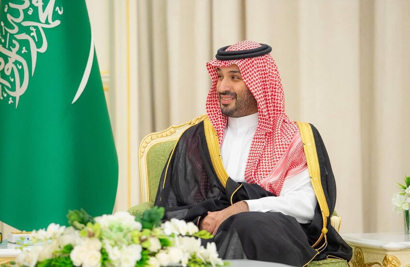 السعودية.. تفاعل واسع مع "محادثة واتسآب" بين أمير عسير والأمير محمد بن سلمان عن مشروع مطار أبها