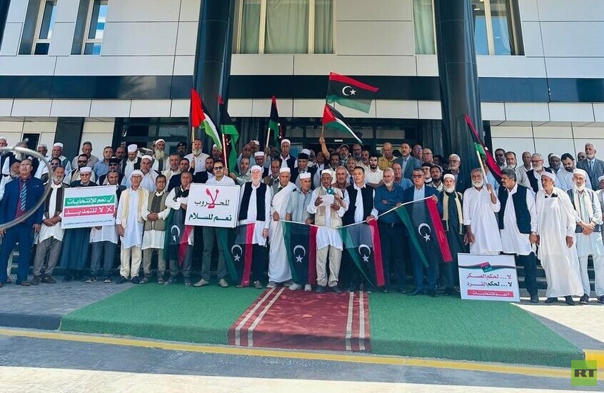 ليبيا.. بلديات ومنظمات مدنية تطالب بالانتخابات والدستور وترفض أي مرحلة انتقالية جديدة