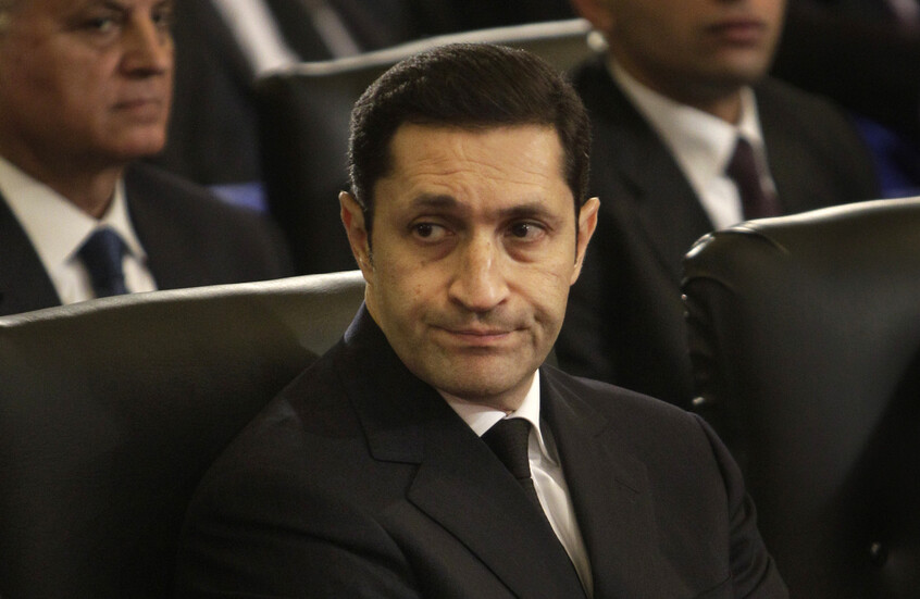 علاء مبارك يعلق على تحركات أحمد عبد القادر "ميدو"  للدفاع عن سفارات مصر ويثير جدلا واسعا