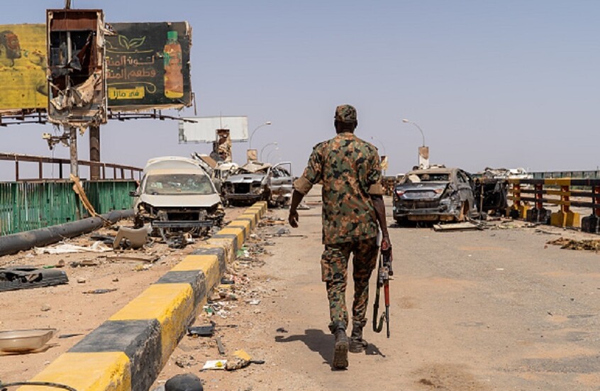 السودان.. مسيرات "الدعم السريع" تستهدف مواقع عسكرية وبنى تحتية مدنية في ولاية النيل الأبيض (فيديو)