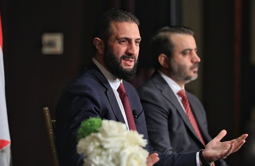 الرئيس السوري يثير تفاعلا بعد تبديله مقعده ليكون مماثلا لكرسي وزير الخارجية (فيديو)
