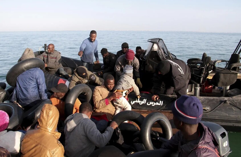 بينهم رضّع.. حصيلة مفزعة للغرقى في انقلاب مركب هجرة غير نظامية بسواحل المهدية التونسية