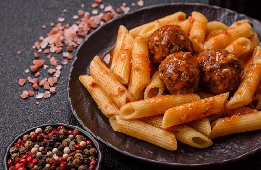 انتفاخ وثقل بعد الغداء؟.. إليك تفسير العلم الحديث