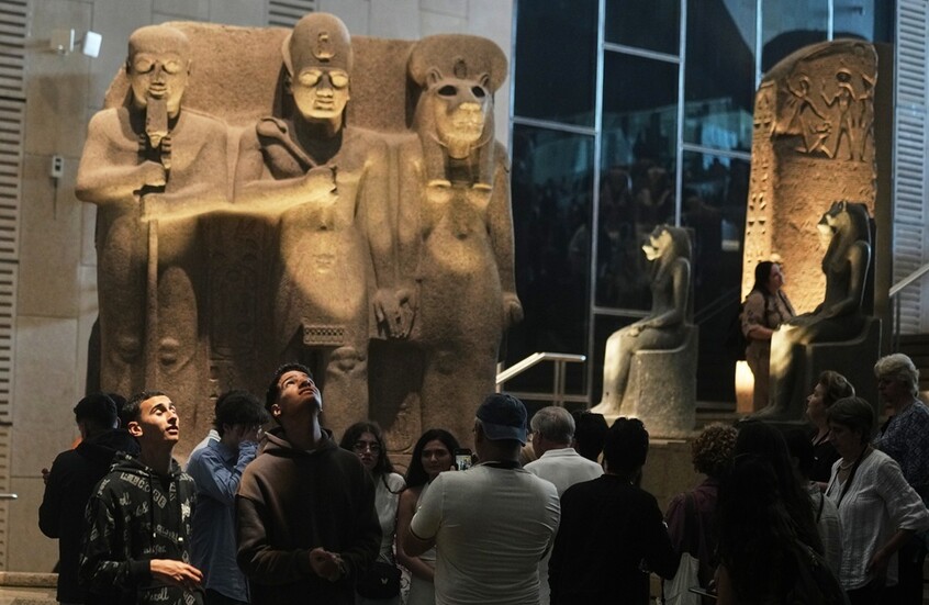 رُبطت بافتتاح المتحف المصري الكبير.. فتوى سابقة لمفتي السعودية بحكم زيارة الآثار الفرعونية تثير ضجة
