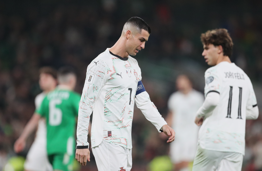 وفقا للوائح "الفيفا".. كم مباراة سيغيب عنها رونالدو في مونديال 2026 بعد طرده ضد إيرلندا؟