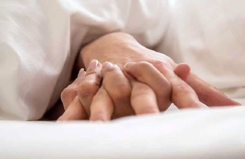 طبيب ينصح للوقاية من سرطان البروستاتا بممارسة العلاقة الحميمة