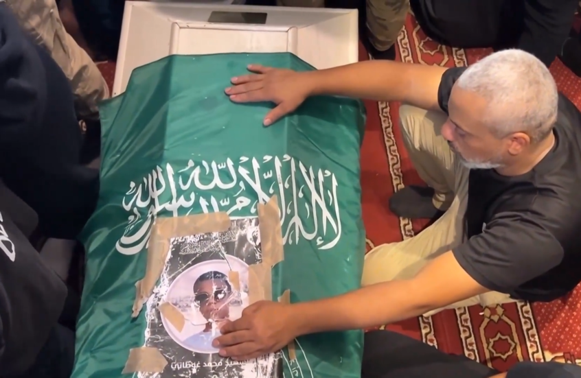 تشييع ضحايا القصف الإسرائيلي على مخيم عين الحلوة جنوب لبنان