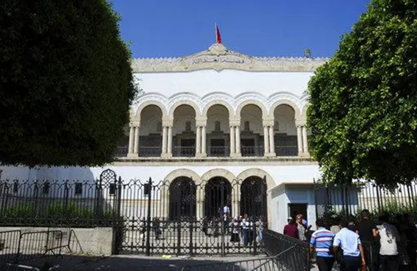تونس.. حكم غيابي بسجن وزير سابق 19 عاما (صورة)