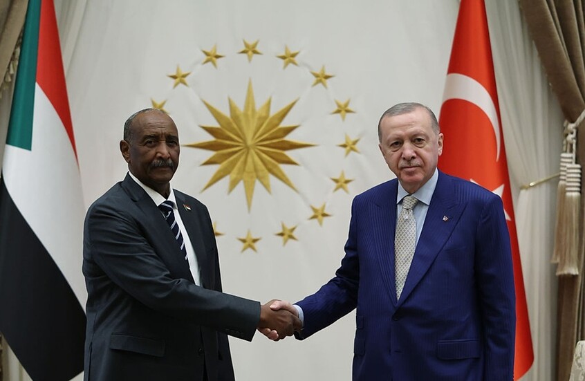 البرهان وأردوغان يبحثان في أنقرة تطوير العلاقات الثنائية ودعم استقرار السودان