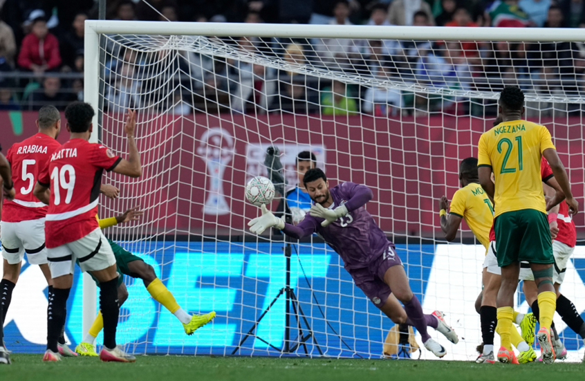"الكاف" يعلن عن الفائز بجائزة أفضل لاعب في مباراة مصر وجنوب إفريقيا