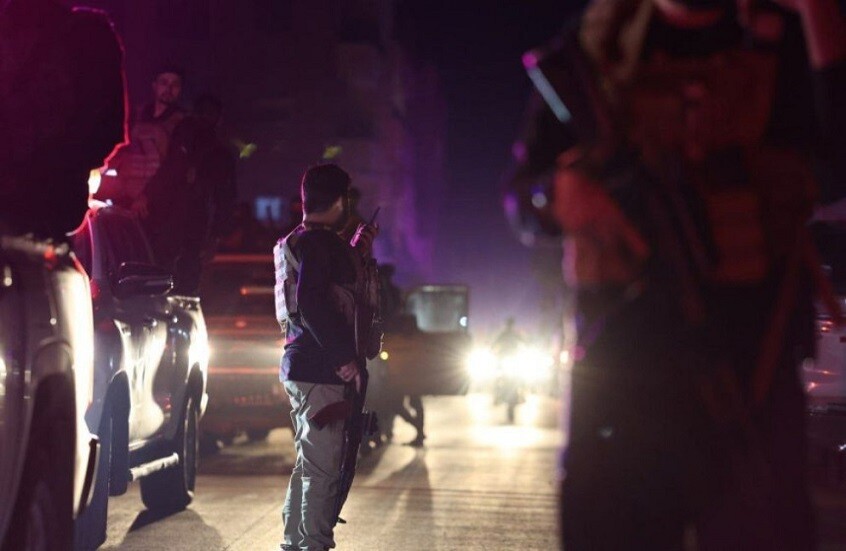 سقوط قتلى وجرحى من الشرطة السورية في تفجير انتحاري نفسه أثناء توجهه لاستهداف كنيسة وسط حلب (صور)