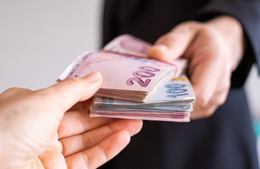 تركيا تشدد الإجراءات على التحويلات البنكية الكبيرة لتعقب التحركات النقدية