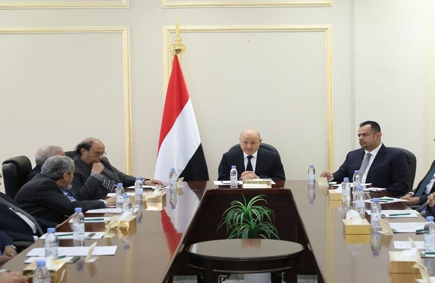 اليمن.."درع الوطن" تتقدم في سيؤون والعليمي يوجه باستئناف الرحلات من مطارها وإلى تسلم المعسكرات سلميا