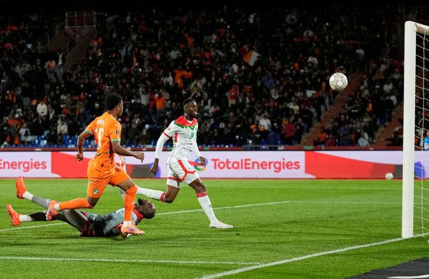 كوت ديفوار تقسو على بوركينا فاسو وتضرب موعدا ناريا مع مصر في ربع نهائي كأس أمم إفريقيا
