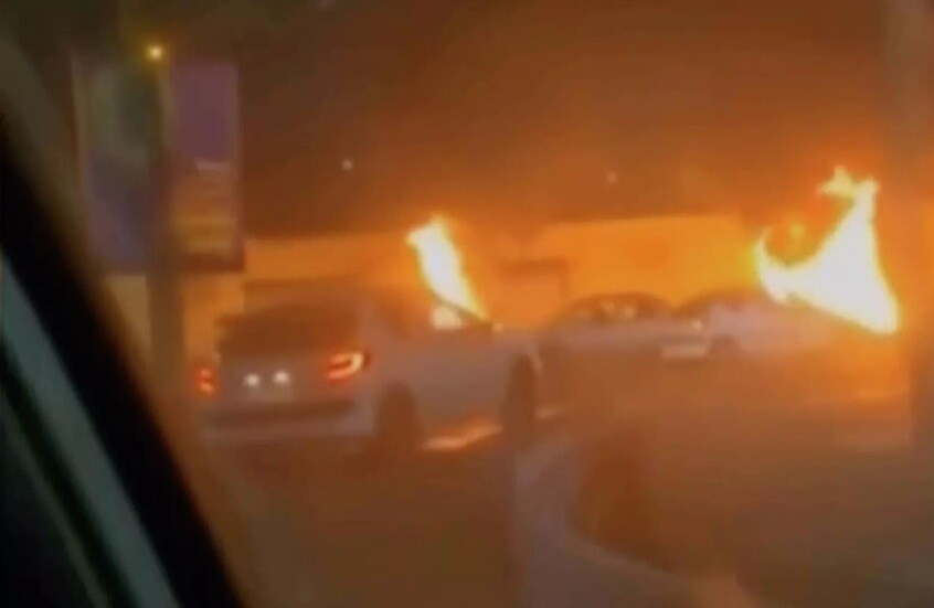 خامنئي يواصل نشاطه بكثافة على مواقع التواصل رغم انقطاع الإنترنت في إيران منذ يومين