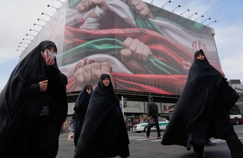 فرنسا وبريطانيا تهددان بفرض عقوبات جديدة على طهران