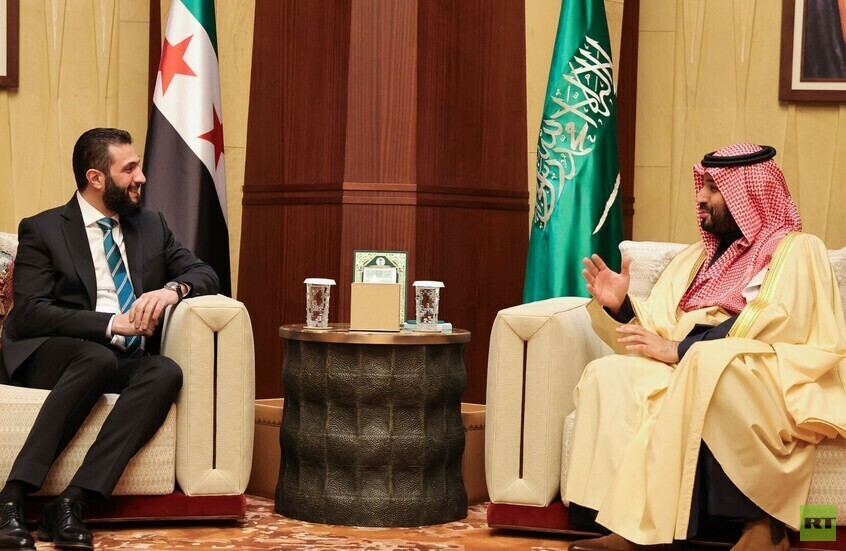 محمد بن سلمان يتلقى اتصالا هاتفيا من الشرع