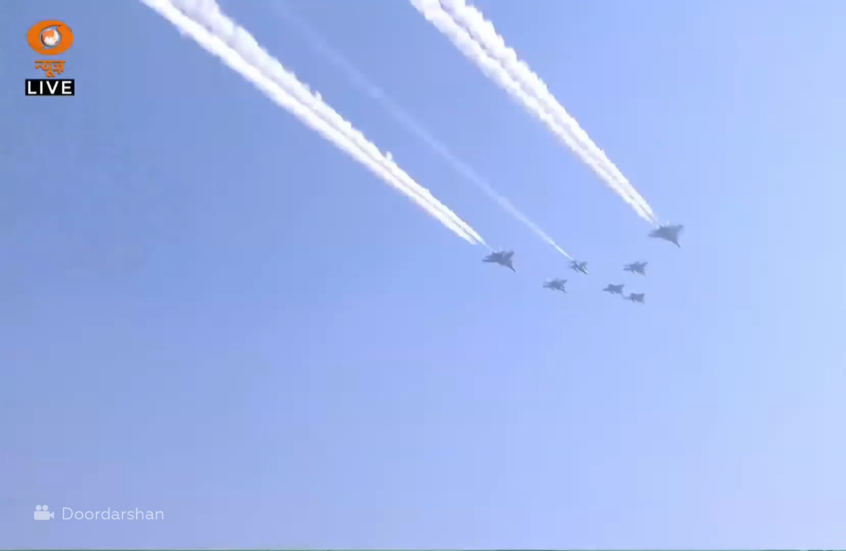 مقاتلات "سو-30" و"ميغ-29" تحلق في أجواء الهند احتفاء بيوم الجمهورية