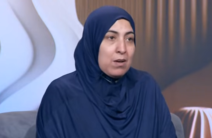 "الجثث بتتكلم وتضحك".. أشهر مغسّلة في مصر تكشف أسرار عالم الموتى وعلامات حسن الخاتمة (فيديو)