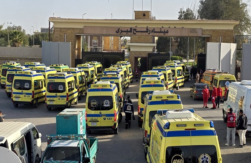 150 مريضا فلسطينيا يعبرون من غزة إلى مصر عبر معبر رفح