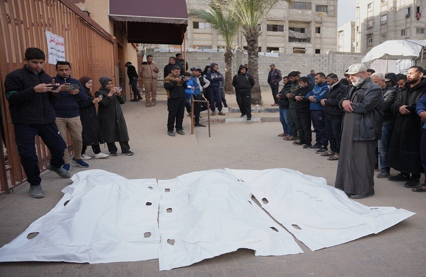 24 قتيلا في يوم دام وأشلاء وأطفال ووداعات.. غزة تبكي أبناءها وتخشى عودة الجحيم