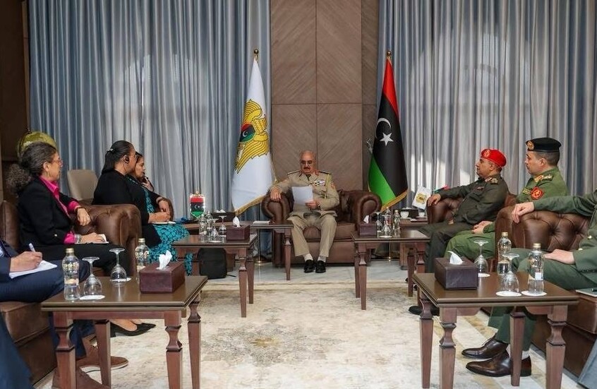 ليبيا.. حفتر ووفد أممي يبحثان خارطة طريق الانتخابات (صور)