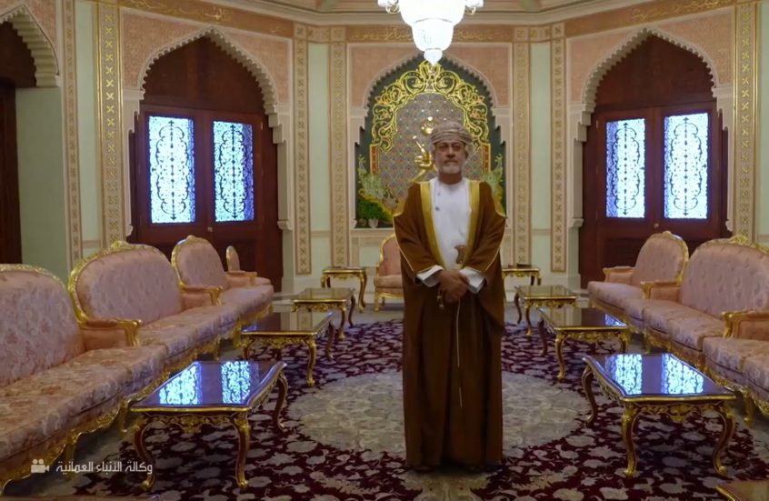 سلطان عمان يستقبل الأمين العام للمجلس الأعلى للأمن القومي الإيراني في مسقط