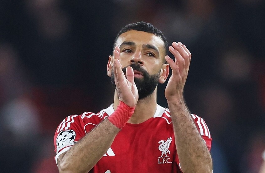 وكيل محمد صلاح يبدأ مفاوضات انتقاله إلى فريق سعودي