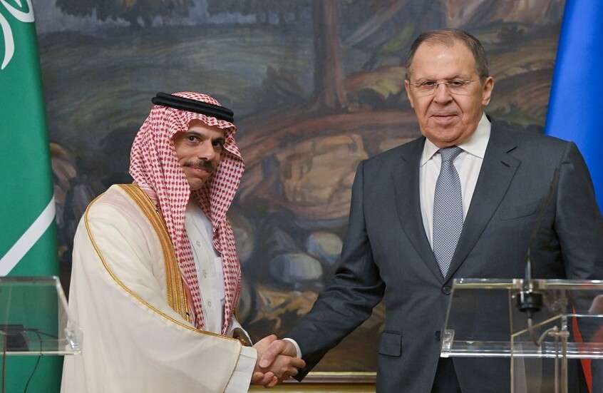 لافروف يبحث مع بن فرحان العلاقات الروسية السعودية