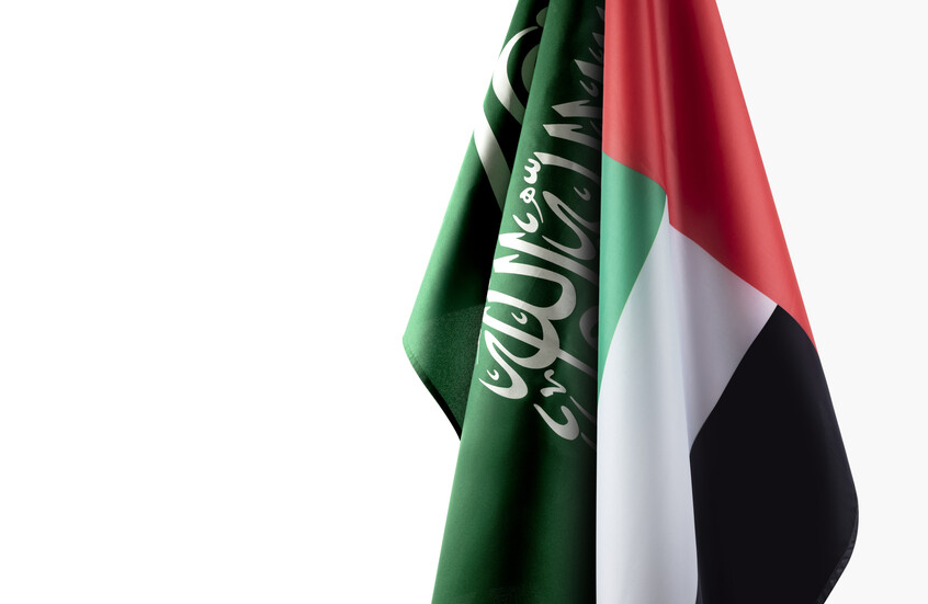 مستشار ملك البحرين يعلق على أنباء حول وساطة بلاده مع دولة عربية لحلحة "الأزمة الخليجية الحالية"