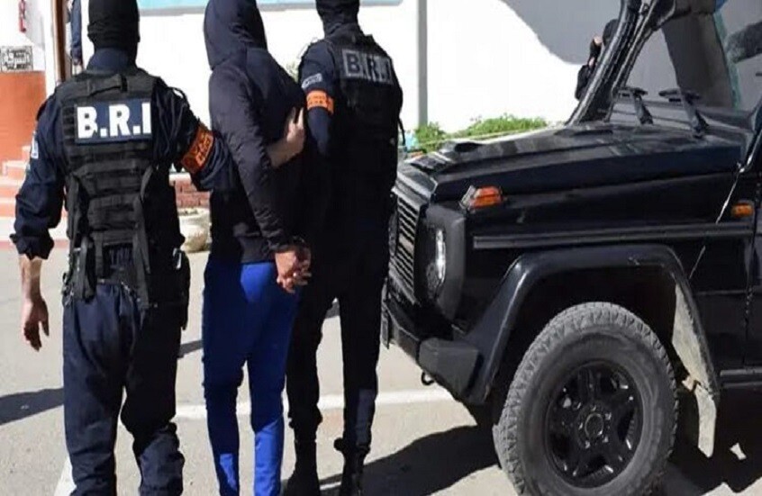 الجزائر.. القبض على المشتبه فيهم بعد تداول فيديو الاعتداء على شخص وسرقة مجوهرات غرب البلاد (فيديو)