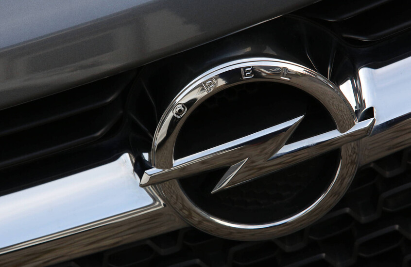Opel تستدعي أكثر من 900 ألف سيارة حول العالم بسبب وسادات الأمان الهوائية
