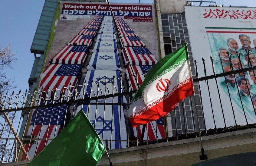 طهران ردا على ترامب: "تهديداتك تفاخر وهذيان" والقوات المسلحة ترصد تحركاتكم بكامل الجاهزية