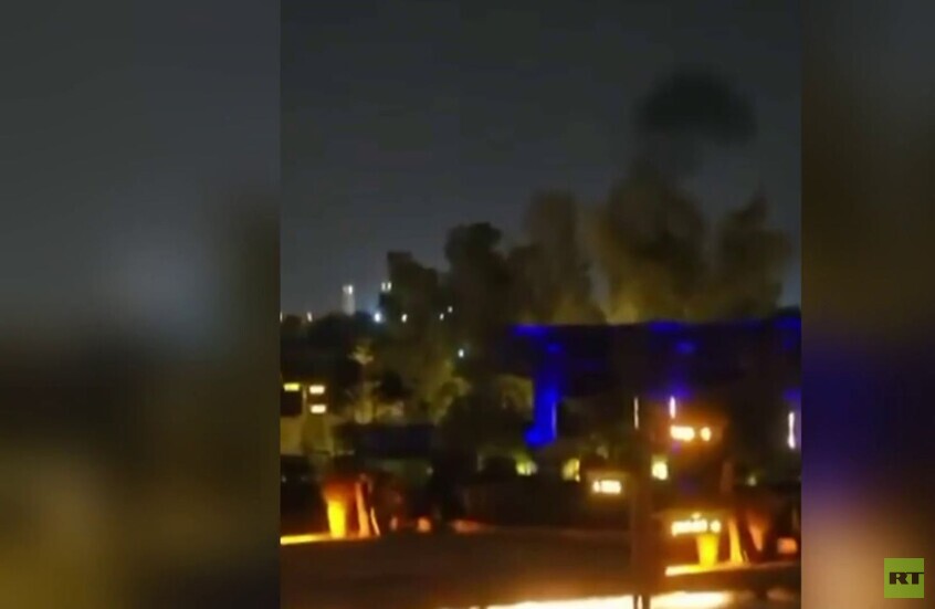 لقطات لحريق شب في مبنى السفارة الأمريكية في الرياض إثر هجوم بمسيرات