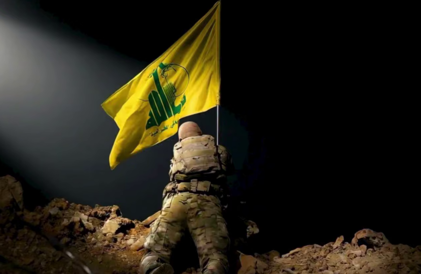 هيئة البث الإسرائيلية: "حزب الله" أطلق صاروخا عنقوديا لأول مرة وتسبب بدمار قرب الحدود (فيديو)