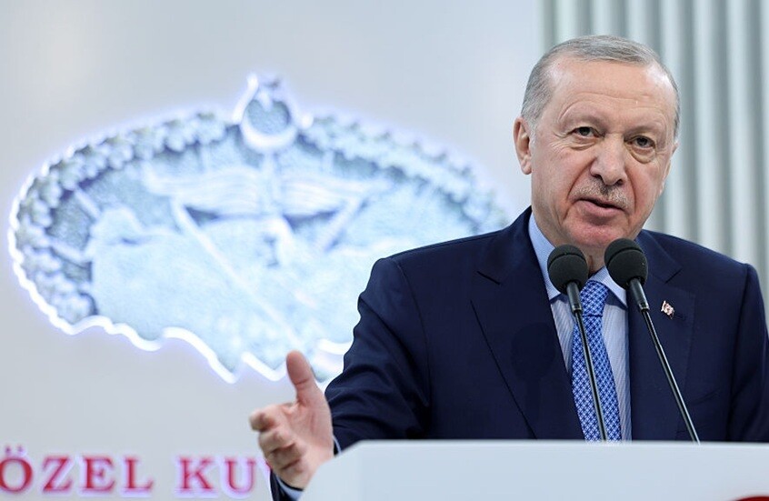 أردوغان لماكرون: استمرار النزاع في إيران "مصدر لعدم الاستقرار"