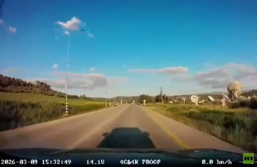 شاهد.. فيديو جديد يوثق بوضوح لحظة قصف حزب الله محطة اتصالات فضائية للجيش الإسرائيلي