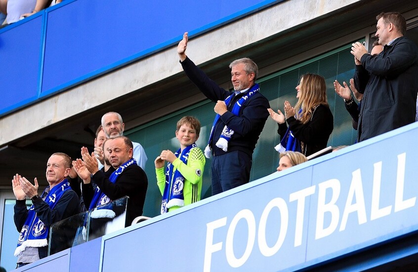 الملياردير الروسي أبراموفيتش يطالب بمبلغ 2.5 مليار جنيه إسترليني نظير صفقة بيع تشيلسي
