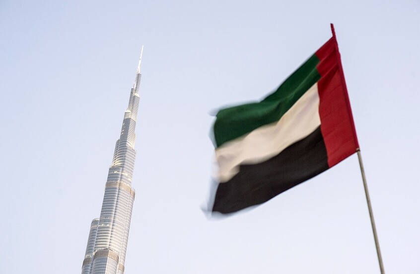 الدفاع الإماراتية تفيد بمقتل 6 أشخاص نتيجة هجمات إيرانية منذ 28 فبراير