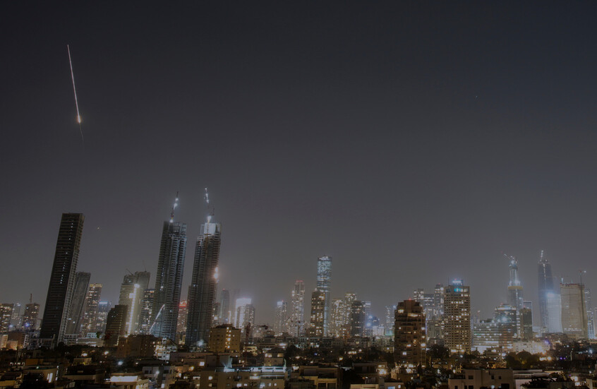 إسرائيل تحت النار .. هجوم صاروخي ضخم من إيران