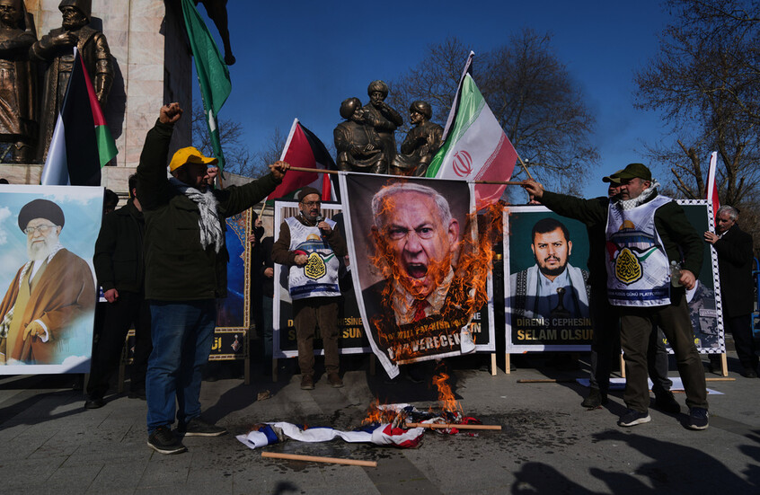 اجتماع أمني هام.. نتنياهو يصدر توجيها جديدا بشأن الاغتيالات وكشف تفاصيل بشأن لاريجاني والباسيج
