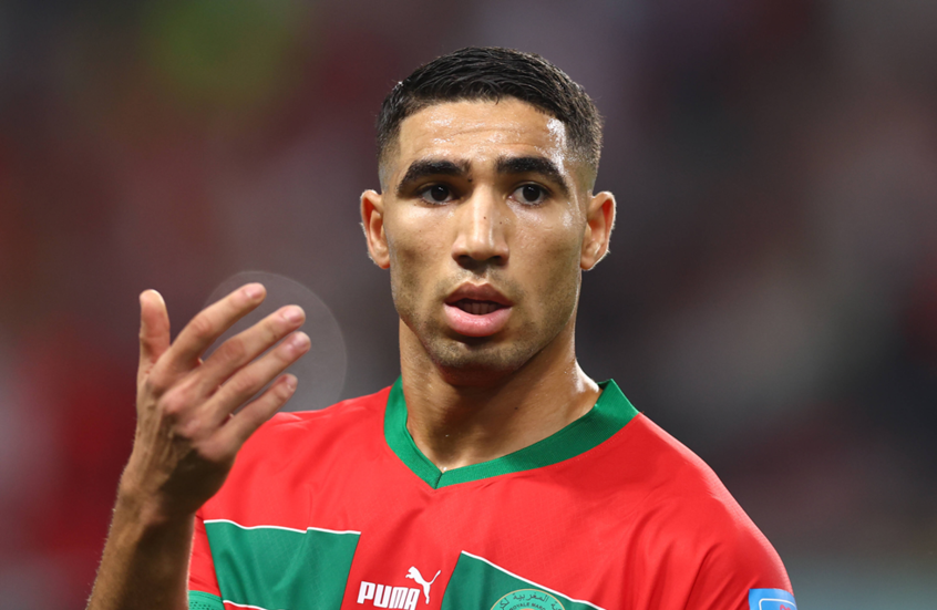 ما حقيقة رفض أشرف حكيمي تسلم كأس إفريقيا بعد سحب اللقب من السنغال؟